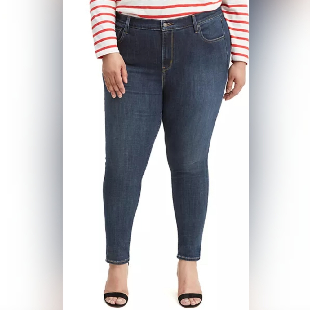 Womens Levi's 721 High Rise Medium/Dark Wash Skinny Jeans. 👖🔷️